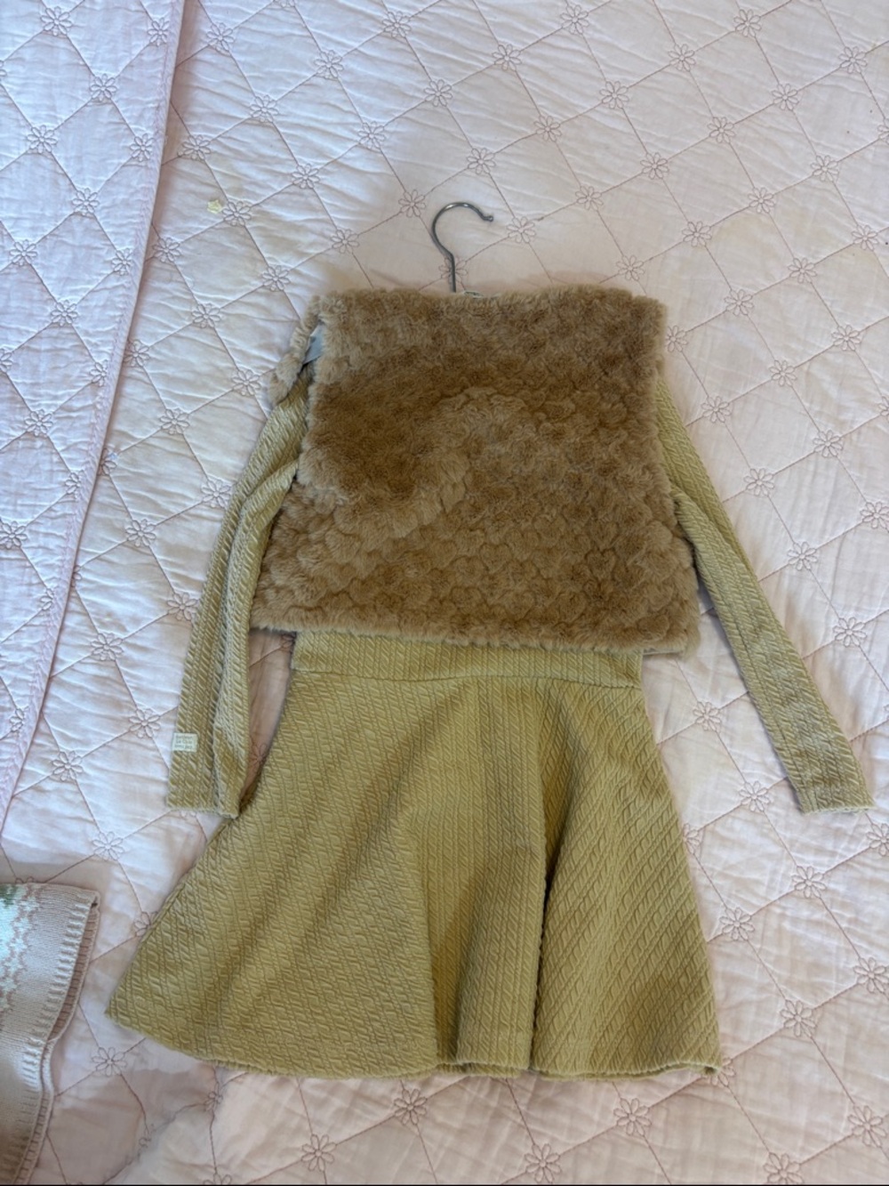 Girls' Knit Dress & Faux-Fur Vest Set - Beige - Picture 4 of 4